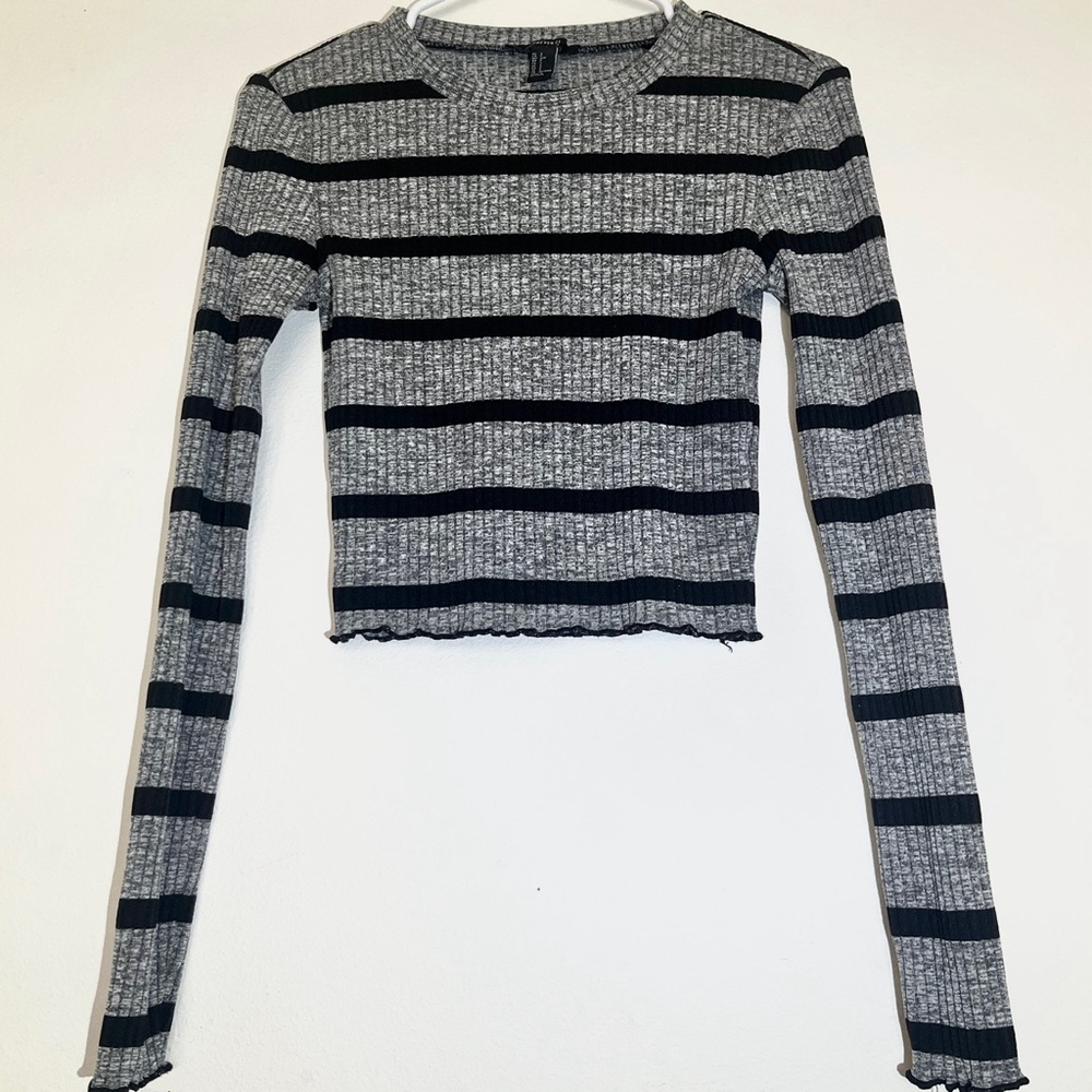 Forever 21 Gray and Black Striped Long Sleeve Top